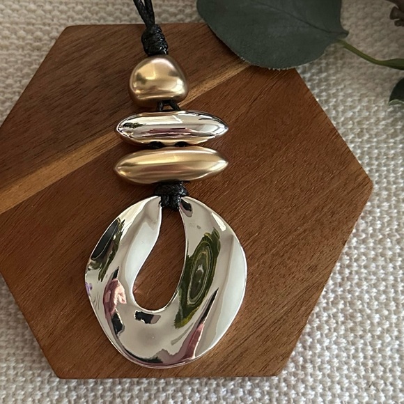 CHICO’S Adjustable Mixed Metals Pendant Necklace • Gold Silver • Shiny Metallic - Picture 2 of 14